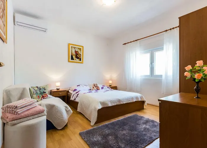 Holiday home Holiday Flora Zadar