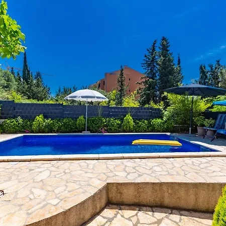 Hébergement de vacances Flora *