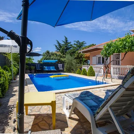 Flora Hébergement de vacances *