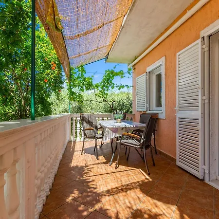 Hébergement de vacances Flora *