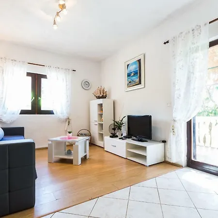 Flora Hébergement de vacances *