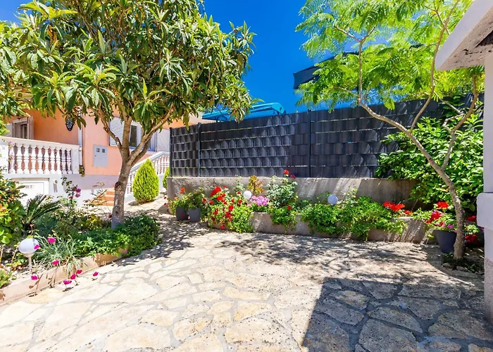 Flora Prázdninový dům *